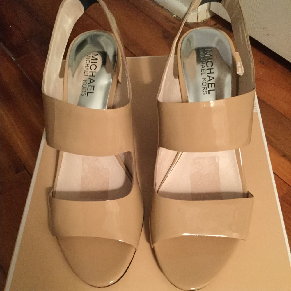 Michael Kors nude patent slingback heels size 6.5